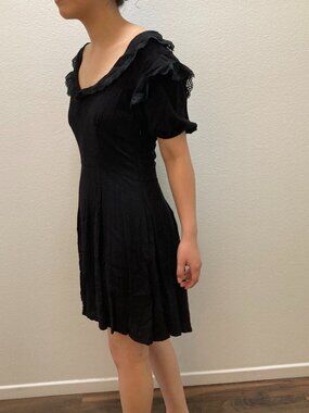 Divided H&M black mini dress with flare skirt lace size XS zipper on the side